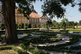 Du studierst und suchst ein günstiges studentenzimmer in magdeburg? Schloss Hundisburg Ausflugsziel In Der Nahe Von Magdeburg
