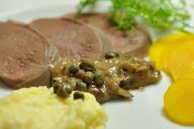 Kalbszunge Mit Susssaurer Walnuss Kapern Sauce Und Erdapfelpuree Essen Und Trinken Lebensmittel Essen Essen