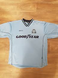 How much does a wolverhampton wolves infant kit cost? Fussball Wolverhampton Wanderers Wolves Fan Fussball Plakette Zeichen Fussball Trikots