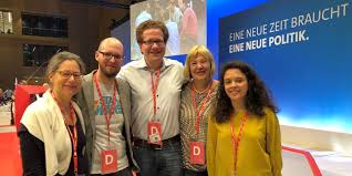 „der demokratische sozialismus ist eine positive gesellschaftliche vision, sagte sie. Andrea Nahles Ist Spd Vorsitzende Martin Habersaat
