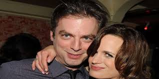 Justin Kirk Refutes Gay Rumors And Hints At A Potential Girlfriend Read On To Get The Full Scoop About His Dating Life