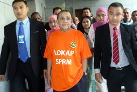 Mohd isa bin abdul samad (jawi: Fgv S Isa Freed On Half Million Ringgit Bail