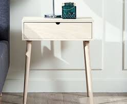 A Simple Light Wooden Bedside Table Is A Great Example Of Scandinavian Style Bedside Table Decor Bedside Table Oak Bedside Tables