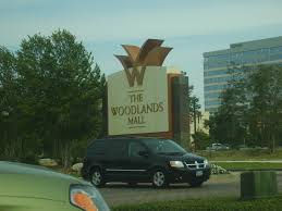 The mall has extended hours in the holiday period between the thanksgiving weekend and christmas eve. The Woodlands Mall Wikipedia