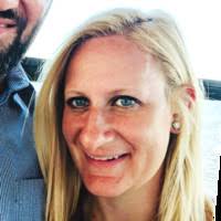 Kari Grove's Instagram, Twitter & Facebook