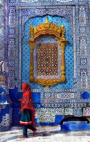 A Girl At Shrine Of Sachal Sarmast Indian Architecture Amazing India Pakistan