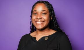 Vivian Marsh's Instagram, Twitter & Facebook