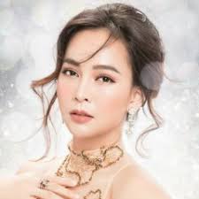 Cô Đơn Giữa Đời Vui (Trần Mỹ Ngọc)