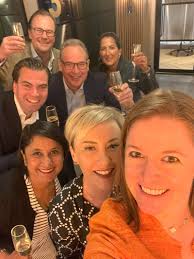 betterneversettles #teamaroundthetable #standardchartered