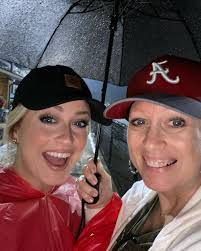 Kay Wammack's Instagram, Twitter & Facebook