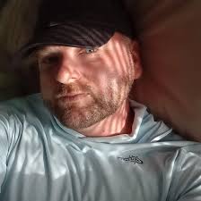 Caught a Nice size snook the other night.. I got $20 for anybody who can  guess how many inches this snook measured in !