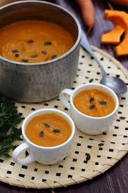 Soupe A La Butternut Et Carottes Au Curcuma Amandine Cooking Soupe Butternut Butternut Recettes De Cuisine