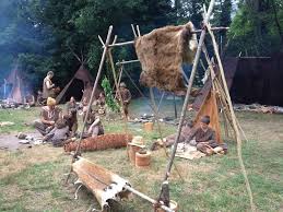 Comment Les Hommes Prehistoriques Vivaient Ils 1jour1actu Com L Actualite A Hauteur D Enfants Prehistorique Homme Prehistorique Prehistoire