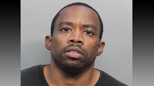 IHOP customer returns to restaurant to stab his server in North Miami