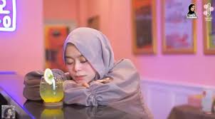 Otherwise they will be shown using the series' origin language. Kau Yang Pertama Episode 15