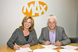 Op mannenzaken.nl vind je alle foto's van loretta schrijver die je nergens anders vindt, inclusief het laatste nieuws en de leukste comments over haar! Loretta Schrijver Naar Omroep Max 50plusser Nl