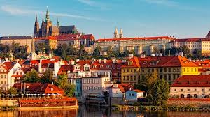 Praga é a quinta cidade mais visitada da europa depois de londres, paris, istambul e roma. Republica Checa Impede Entrada De Estrangeiros Dnoticias Pt