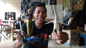 Oke, akhirnya berburu celengan plastik. Keren Limbah Kertas Disulap Jadi Patung Dijual Ke Luar Negeri