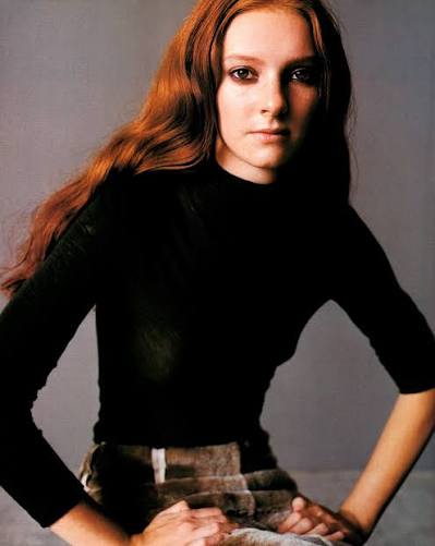 Sunniva Stordal “Mínimo Lugo”, Vogue España, November 1998 Photographed by  Walter Chin Fashion Editor: Kate Sebbah Hair: Xavier Soto Makeup: Paige  Smitherman