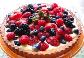 Servez Et Goutez Cette Delicieuse Tarte Jardiniere Et Fruitee Remplies De Framboises Rouges Et D Chocolate Fruit Tart Recipe Fruit Tart Recipe Fruity Desserts