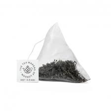 When choosing the right black tea bag to get your day started, there are a number of factors to consider: English Breakfast Luxury Triune Tea Bags Black Tea The Tea Makers