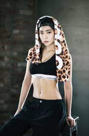 걸그룹 브레이브걸스(bravegirls)가 17일 오후 서울 청담동 일지아트홀에서 진행된 다섯 번째 미니앨범 '서머 퀸(summer queen)' 발매 쇼케이스에 참석해 포즈를 취하고 있다. ë…¸í˜œëž€ Explore Tumblr Posts And Blogs Tumgir