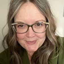 Mindy Holley's Instagram, Twitter & Facebook