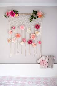 Makramee Blumen Wand Hangendes Baby Raum Baby Kinderzimmer Wand Dekor Bab Bab Babyraumb In 2020 Nursery Wall Decor Girl Hanging Flower Wall Flower Wall Decor