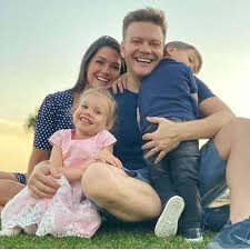 E essa turminha ama demais bolo de cenoura com chocolate e principalmente os cookies rsrs, quem também se identifica. Michel Telo Thais Fersoza Photos Facebook