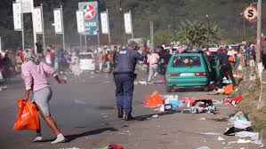 There were new reports of looting in johannesburg, durban, and elsewhere around south africa on july 13, as unrest continued in the wake of former president jacob zuma's jailing.zuma was sentenced to 15 months in prison for contempt of court amid corruption allegations, prompting days of violence and looting that have seen at least 45 people. Fbxwxi Gxhda9m