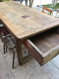 Ancienne table de ferme en merisier son plateau repose sur pieds gainés, une visitez pour une grande sélection de table de ferme ancienne. Table De Ferme