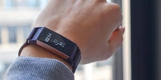 The charge 5 is gaining the ability to take electrocardiograms and notify users of abnormal heart rates, features that have been reserved for smartwatches. New Fitbit Charge 5 Specs Features As Leaked Sports Tech And Wearables