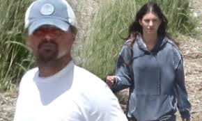 Leonardo dicaprio is no stranger to a secretive relationship. Leonardo Dicaprio And Girlfriend Camila Morrone Take Their Dogs Out To A Park In Malibu Daily Mail Online