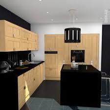 Cuisine Bois Brut Traditionnelle Facade A Cadre En U Avec Ilot Central Et Plan De Travail Noir Mat Ilots Central Cuisine Cuisine Noire Et Bois Ilot Cuisine