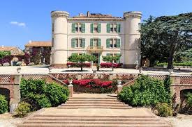 Le château de brégançon s'est ensuite retrouvé quelques jours isolé, au plus mauvais moment. Domaine Viticole Var Route Des Vins Chateau De Bregancon