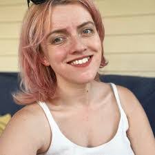 Erin Corbett's Instagram, Twitter & Facebook