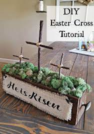 Create a chic easter table setting with a dyed egg and seasonal flowers. A Beautiful And Simple Diy Easter Cross Decoration That Can Be Used Anywhere In The House Check Out This Ea Easter Diy Diy Easter Cross Diy Easter Decorations