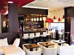 Inchiriere spatiu comercial stradal, la parter de bloc, in suprafata de 315 mp construiti, 253 mp utili, vitrina 27 ml, zona cu vad comercial. Inchiriere Spatii Comerciale Bucuresti Titulescu Otho