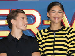 Zendaya and tom holland confirm years of romance rumors as they're spotted sharing a passionate kiss in la. Qk0crqax8yqwfm