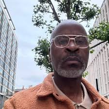 Ok I need y'all help really quick.. Black or Leopard swimsuit..?