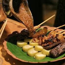 Resep sate kere adalah sajian sedap asal kota solo yang menggunakan tempe gembus. Sekecow Sate Kere Dan Wedangan Restoran