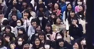 한국에서 데뷔하기 전에, 일본 에서 먼저 데뷔했다. ê²½ê¸° ëì¤' ìë ì ìì í¤ì¤í ì¼ë³¸ ë°°êµ¬ì ì ì¡°ì ì¼ë³´