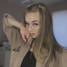 Anna Fofanova's Instagram, Twitter & Facebook