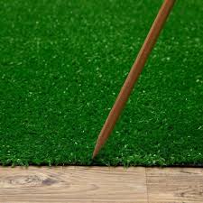 Say goodbye to those nasty looking yellow spots and say hello to our beautiful pet friendly synthetic turf. Trafficmaster 6 Ft X 8 Ft Green Artificial Grass Rug 536696 The Home Depot