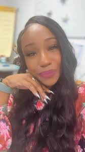 Laura Foos's Instagram, Twitter & Facebook