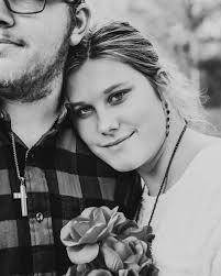 momma sharon is now my personal photographer ❣️