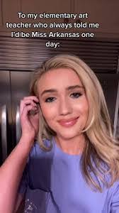 Julie Oldham's Instagram, Twitter & Facebook