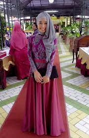 Lihat ide lainnya tentang model pakaian hijab, model pakaian, dan gaya hijab. Berikut Ini Kebaya Muslim Modern Yang Dapat Memepercantik Tampilan Anda Muslimah Dress Muslimah Fashion Islamic Fashion