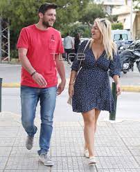 «όταν το είδα στο σπίτι μου, έκλαιγα όλο το απόγευμα και σκεφτόμουν που είμαι 36 χρονών ότι. Nansy Paradeisanoy Bolta Sthn Glyfada Mazi Me Ton Koyklo Aderfo Ths