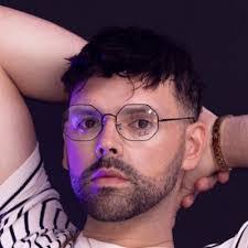 Beatriz Arce's Instagram, Twitter & Facebook